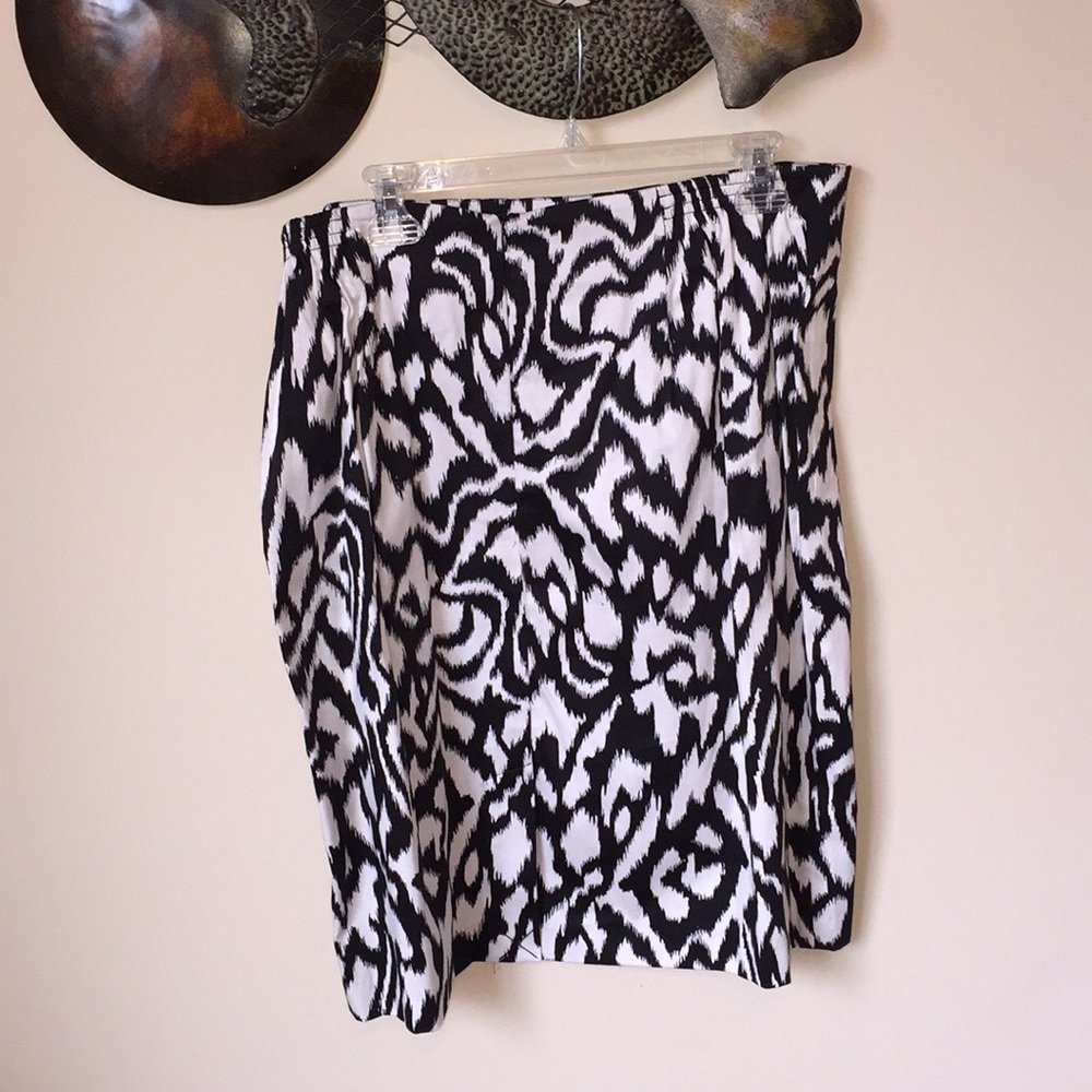 Ivory and Black Atelier Skirt